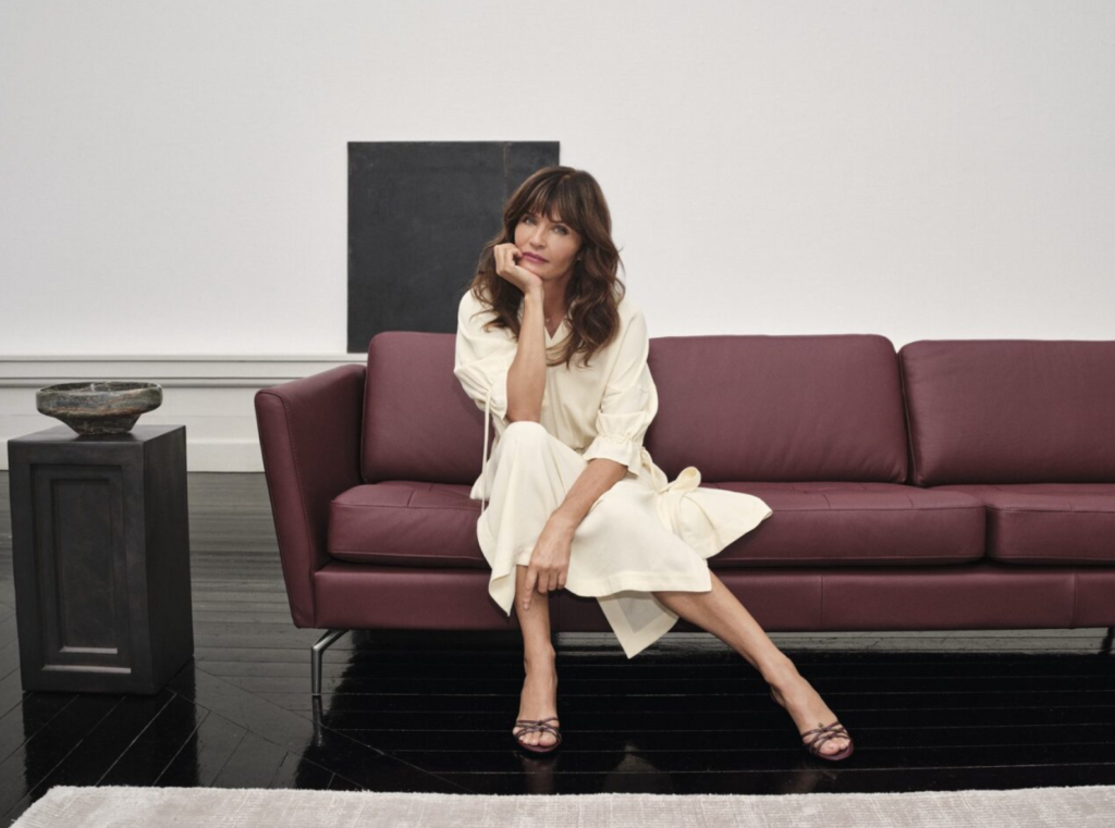 Helena Christiansen na Kanapie BoConcept