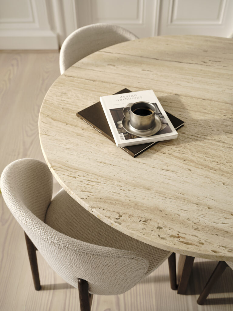 Jadalnia urządzoan z kolekcją AXO Boconcept