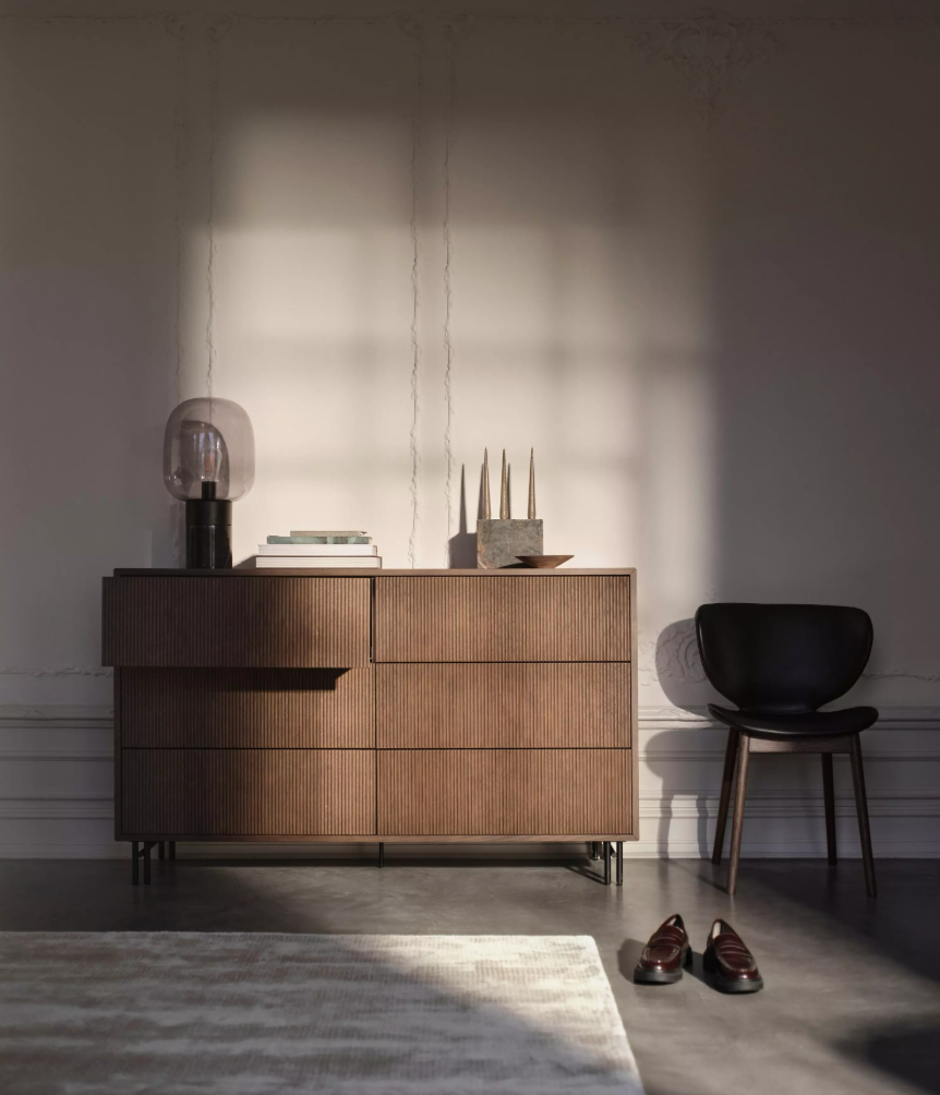 Elegancki przedpokój BoConcept z komodą Element